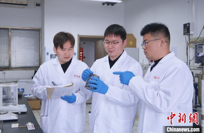 中國科研團隊研發(fā)低成本生物質鈉電新材料